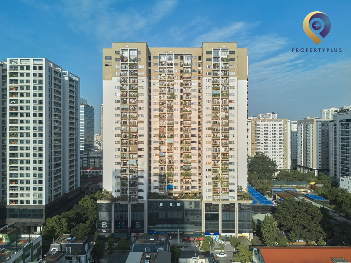 Toàn cảnh mặt ngoài tòa nhà Thanh Xuân Complex với nhiều căn hộ và văn phòng cho thuê - hình ảnh từ Property Plus